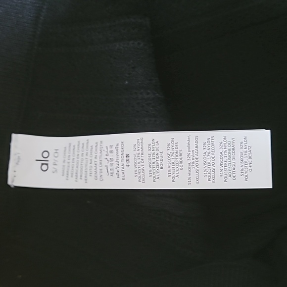 ALO Yoga Pointelle Sweater High Waist Be Mine Leggings - Picture 11 of 12